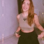 Navina Bole Instagram - This beat got me going💃💃💥💥🤩 #reeloftheday #reelofinstagram #reeltrending #reels #reelitfeelit #trendingaudio #dancereels #trend #danceislife #dancedancedance #dancelikenooneiswatching #instagram #instagood #explore #explorepage #navinabole #happygirlsaretheprettiest #thisbeat #tuesday #positivevibes Home Sweet Home