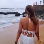 Navina Bole Instagram - The best conversations are the ones I have with the waves! #beachbaby #sukoon #peace 🌊🏝💙 Photography : @thari_dhana_fdow and @ruwanaru_wee Managed by : @publiquedom Stylist and Outfit : @style_deintrepide #reelsinstagram #reeloftheday #reelstrending #reeloftheday #newreels #trending #trendingaudio #beachbum #beachbaby #sandatmyfeet #windinmyhair #beach #beachlife #traveldiaries #travelerforlife #vacayvibes #takemeback #ootd #ootdfashion #colombo #SriLanka #throwback #explorepage #explore #navinabole #nomondayblues #positivevibes Galleface