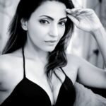 Navina Bole Instagram - The Alluring @navina_005 Shot & Edit - Imtiyaz Sayyed @shutterjuicestudio #NavinaBole #Actress #FitnessEnthusiast #Celebrity #Celeb #ShutterJuiceStudio #FashionPhotographer #Cinematographer #CelebrityPhotographer #Monochrome #Portrait #Portraiture #PortraitPhotography Mumbai - The City of Dreams