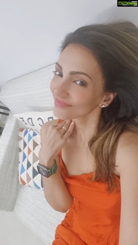 Navina Bole Instagram - Reinventing myself everyday coz I gotta live up to the meaning of my name😎🧚♀️🥳🥂🩷 Can you guess what it is🤓 #reelsinstagram #reeloftheday #reels #reeltrending #trendingreels #trendingaudio #meaningofmyname #newreels #new #homeiswheretheheartis #myhappyplace #goodhairday #selflove #happygirlsaretheprettiest #explorepage #explore #navinabole #smile #sunday #sundayvibes #chillvibes #behappy #positivevibes