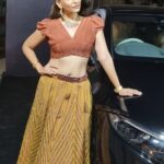 Navina Bole Instagram - My reaction when I'm wearing a pretty lehenga and spot a #mercedesbenz 😎💃😅🚘💛 #watchtilltheend Outfit: @labelswatiimadhukar #reeloftheday #reels #reelsinstagram #reelitfeelit #instareelsindia❤️ #instareels #trendingreels #trendingaudio #ootd #ethnicwear #lehenga #hairstyle #makeuponfleek #eventready #mercedes #lifeisarollercoaster #saturdayvibes #saturdaynight #explorepage #explore #navinabole #omsairam #positivevibes