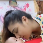 Neha Marda Instagram - Unconditional love ❤️🍼 @anaya_.agrawal #babyanaya #nehamarda #mommy #babylove #mommylife