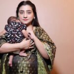 Neha Marda Instagram - Can you relate???? As new parents, we are trying to understand why our baby is crying and it has been really difficult to identify the reason. Every day is a new struggle with a newborn as the baby cannot tell anything, he/she would only cry. It takes time for the baby and the parents to understand each other. #parents #parentslove #newparents #parenting # mom #momlove #dad #dadlove #baby #babyboy #babycry #babycrying #firstbaby #babyproblems #nehamarda #mommy