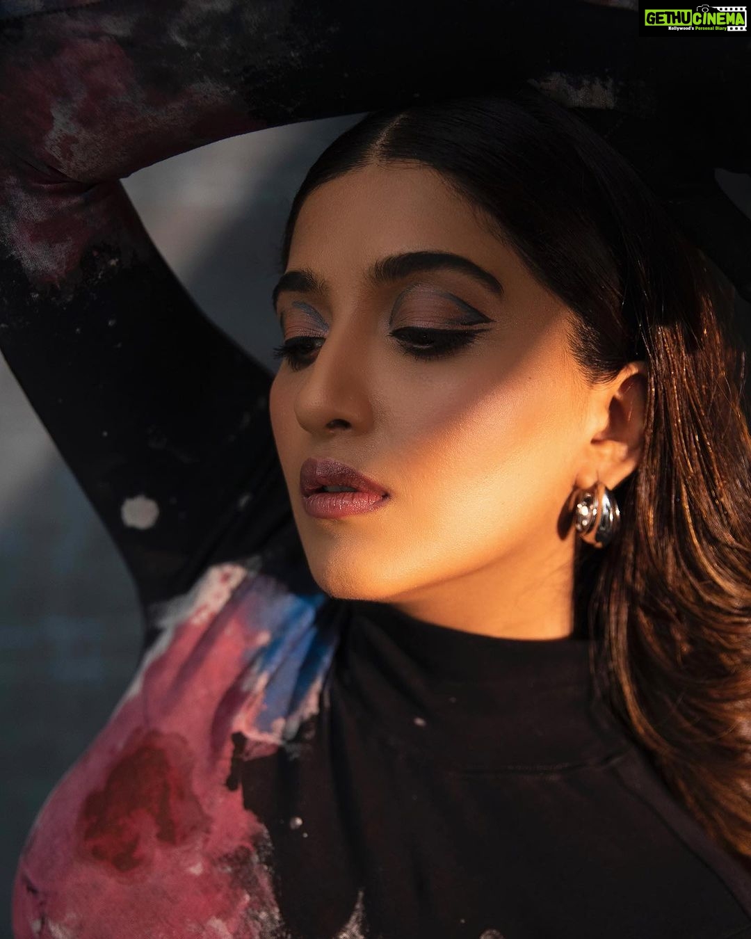 Nimrit Kaur Ahluwalia Instagram - 𝓐𝓵𝔀𝓪𝔂𝓼…