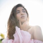 Nimrit Kaur Ahluwalia Instagram - 𝓦𝓲𝓷𝓭 𝓲𝓷 𝓶𝔂 𝓯𝓪𝓬𝓮, 𝓭𝓻𝓮𝓪𝓶𝓼 𝓲𝓷 𝓶𝔂 𝓱𝓮𝓪𝓻𝓽 🤍