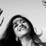 Nimrit Kaur Ahluwalia Instagram – 𝐼𝓉’𝓈 𝒾𝓂𝓅𝑜𝓇𝓉𝒶𝓃𝓉 𝓉𝑜 𝒾𝒹𝑒𝓃𝓉𝒾𝒻𝓎 𝓉𝒽𝑒 𝓅𝑒𝓇𝓈𝑜𝓃 𝓉𝒽𝒶𝓉 𝓎𝑜𝓊 𝒶𝓇𝑒 𝓉𝑜𝒹𝒶𝓎.

𝒜𝓃𝒹 𝓉𝑜 𝒽𝒶𝓋𝑒 𝓉𝒽𝑒 𝒸𝑜𝓊𝓇𝒶𝑔𝑒 𝓉𝑜 𝓁𝑒𝓉 𝑔𝑜…