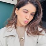 Nimrit Kaur Ahluwalia Instagram - golden hour.