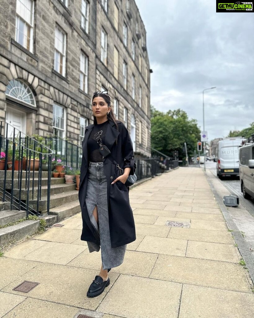 Nimrit Kaur Ahluwalia Instagram - all🖤 Edinburgh, Scotland