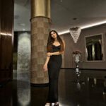 Nimrit Kaur Ahluwalia Instagram – #obsessed 
 Styled By: @natashaabothra 
With: @priyankaa.a_91 @mausmi_mitra_
Outfit: @houseofcb
Neckpiece: @bubberjewels
Rings: @mozaati
Bracelet: @hybajewels