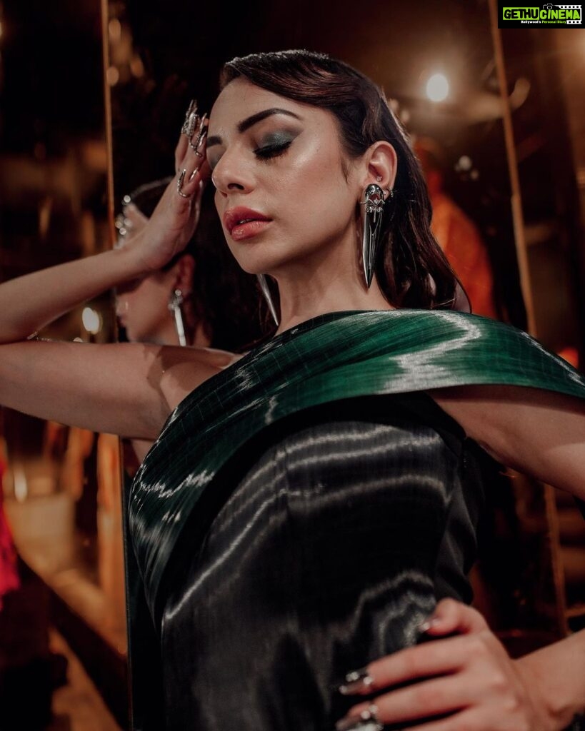 Nitibha Kaul Instagram - Glimmering in @rimzimdaduofficial Jewelry @outhousejewellery MUA @bhavykala Hair @hairxprincyy Pictures @akashsaxenaphotography DLF Emporio