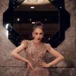 Nitibha Kaul Instagram - A glimmering evening of couture in and for my favourite duo @shantanunikhil ✨ What an absolute pleasure to witness your magic every time @nikhil1975 Earrings @gucci MUA @honeyahujaofficial Hair @hairgoalsbyjaya Location @tajpalacenewdelhi Pictures @lakshaydarganphotography Location @tajpalacenewdelhi #CoutureWeek #ICW23 #ShantanuNikhil #SNBride #BridalCouture #CoutureGown #WineLips #NKStyles Taj Palace, New Delhi