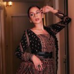 Nitibha Kaul Instagram - One for the books ✨ Wearing the OG @ritukumarhq for her stellar comeback show at Day 2 of @fdciofficial Indian Couture Week 🖤 Bracelets & Rings @sangeetaboochra Nath @suhana_art_and_jewels Braid @dolcy.in Styling @xhrexhth Clicked by @focal.studios Makeup by me @ri_ritukumar @quirkbrandconsulting @varunpratap_ #ICW23 #RituKumarLabel #CoutureWeek #IndianFashion #NKStyles #Fashion #Explore