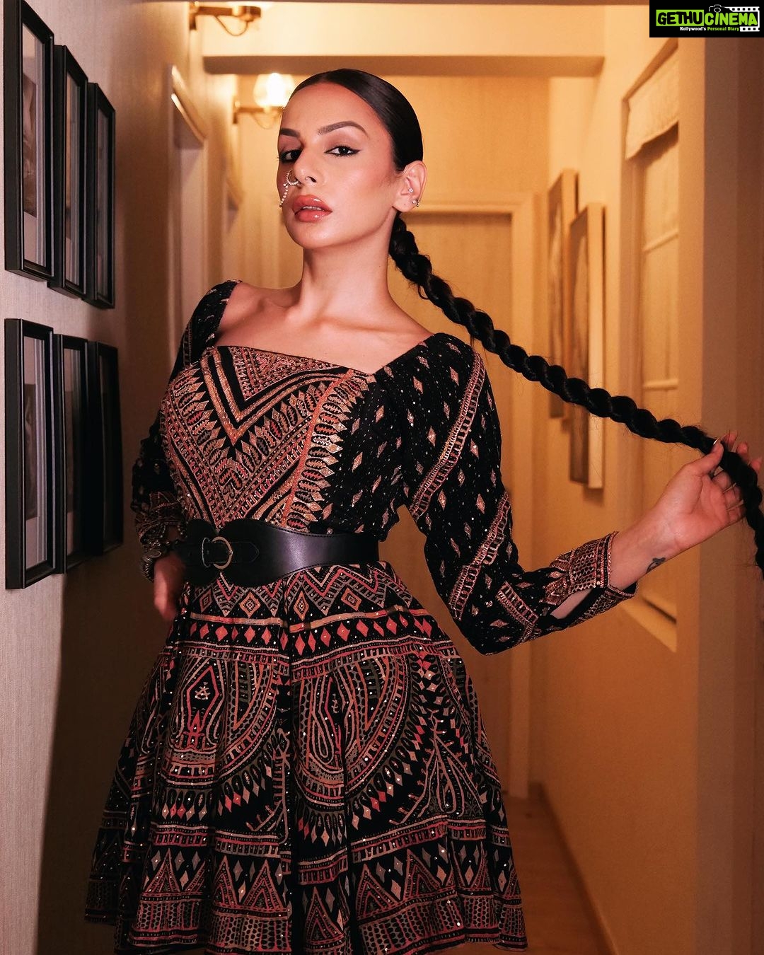 Nitibha Kaul Instagram - One for the books β¨ Wearing the OG @ritukumarhq for her stellar comeback show at Day 2 of @fdciofficial Indian Couture Week π€ Bracelets & Rings @sangeetaboochra Nath @suhana_art_and_jewels Braid @dolcy.in Styling @xhrexhth Clicked by @focal.studios Makeup by me @ri_ritukumar @quirkbrandconsulting @varunpratap_ #ICW23 #RituKumarLabel #CoutureWeek #IndianFashion #NKStyles #Fashion #Explore