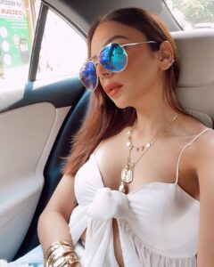 Nitibha Kaul Instagram - Sundaying 💙 #SundayOOTD #WhiteParty #SummerStyle #NKStyles Delhi, India