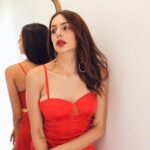 Nitibha Kaul Instagram - Just a girl obsessing over herself & her new🪞 When I spotted this gorg vintage primrose mirror by @casagoldofficial I knew it had to become a part of #NKaulsHome & so it did 😍 Wearing @leaclothingco #MirrorMirrorOnTheWall #RedLip #SelfLove #AestheticMirror #VintageMirror #RedDress #MirrorReels #FullLengthMirror #PrimroseMirror