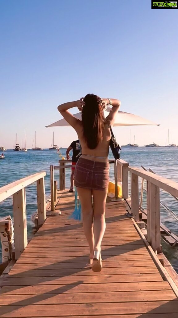 Nitibha Kaul Instagram - POV: Living your summer dream in Ibiza 💙 #NKInIbiza #NKTravels #NKsHotGirlSummer #SunsetVibes #IbizaLife #EuroTrip #EuropeanSummer #Spain #TravelGram #BeachLife Blue Marlin Ibiza