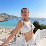 Nitibha Kaul Instagram – White island girl 🤍

#NKInIbiza #NKTravels #NKsHotGirlSummer #AllWhite #IbizaLife #EuroTrip #EuropeanSummer #Spain #TravelGram #BeachLife Cala Tárida, Ibiza