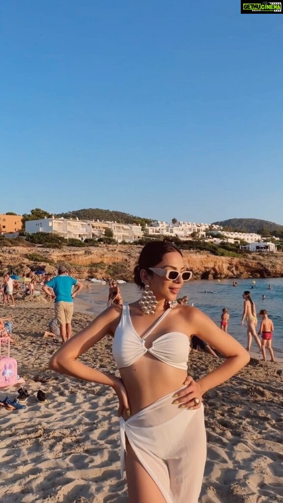 Nitibha Kaul Instagram - All white for beach day in Ibiza 🏖 #NKTravels #NKsHotGirlSummer #EuroSummer #Ibiza #IbizaBeach #BeachDay #GRWM Ibiza, Spain