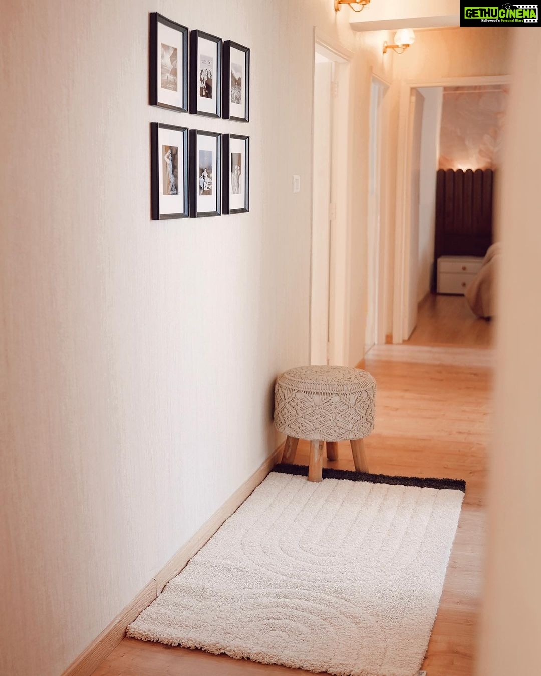 Nitibha Kaul - 17.3K Likes - Less house, more home 🤍 Some of my favourite corners made even cosier with these beautiful D’Decor rugs ✨
#NKaulsHome #RugInspo #MinimalDecor #NeutralHome