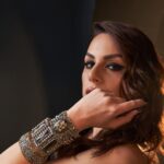 Nitibha Kaul Instagram - When @sangeetaboochra asked me what the inspiration would be for my jewellery collection- I knew it had to represent the DIVINE FEMININE & not just one side of it- every single attribute that defines a woman, which is why I named the collection “Vividh”- diverse & beautifully so ✨ Black has always been a color that stands for power, mystery & desire & this video depicts a woman who truly embraces that side of her persona. All while highlighting how beautiful this jewelry looks on all skin tones while helping you be the most authentic, sexy & powerful version of yourself 🖤 The collection is live on www.sangeetaboochra.com Photography @amanwithfilms Styling and Art Direction @egowaali NK Makeup @mehulbodh HMU @pallavidevika Cinematographer @sourabhgrover Outfit @geishadesigns #SBxNK #NitibhaKaul Black #Power #WomenEmpowerment #PowerfulWomen #DarkDesire #DarkAesthetic #AllBlack #SilverJewellery #GraphicEyeliner #BlackLove #Inclusive