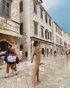 Nitibha Kaul Instagram - In the land of GOT so I obviously went ham with the touristy pix 

#NKsHotGirlSummer #NKInCroatia #Croatia #Dubrovnik #DubrovnikOldTown #EuroTrip #SummerInCroatia