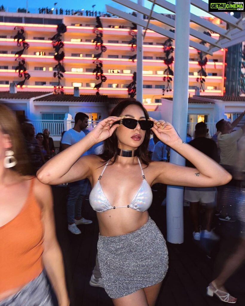 Nitibha Kaul Instagram - Last night in Ibiza at the iconic @ushuaiaibiza 🖤 & all I’m wondering is- how will any other place ever top this? The music, the energy, the venues, the people- its truly the best you can ever get. So glad that I finally made this dream trip happen 🖤 I’m definitely coming back for more 🚀 #NKInIbiza #NKTravels #NKsHotGirlSummer #SunsetVibes #IbizaLife #EuroTrip #EuropeanSummer #Spain #TravelGram #Ushuaia #DavidGuetta Ushuaia Ibiza