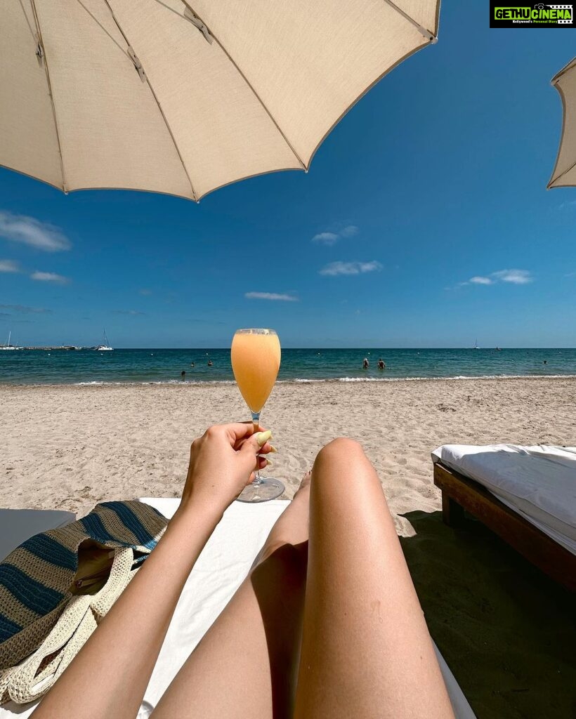 Nitibha Kaul Instagram - Son of a beach 🏝 Sunnies @versace @essilorluxottica Bikini @hm Hat @houseofdawn.in #NKInIbiza #NKTravels #NKsHotGirlSummer #SunsetVibes #IbizaLife #EuroTrip #EuropeanSummer #Spain #TravelGram #BeachLife Ibiza, Spain