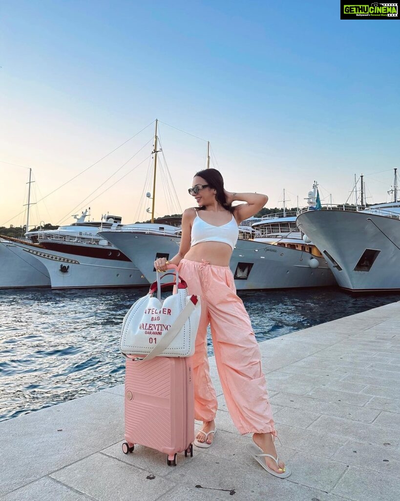 Nitibha Kaul Instagram - Dubrovnik >>>>> Hvar #NKsHotGirlSummer #NKInCroatia #Croatia #Hvar #Dubrovniik #EuroTrip #SummerInCroatia Hvar Town, Hvar Island, Croatia