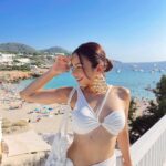 Nitibha Kaul Instagram – White island girl 🤍

#NKInIbiza #NKTravels #NKsHotGirlSummer #AllWhite #IbizaLife #EuroTrip #EuropeanSummer #Spain #TravelGram #BeachLife Cala Tárida, Ibiza