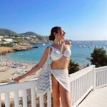 Nitibha Kaul Instagram – White island girl 🤍

#NKInIbiza #NKTravels #NKsHotGirlSummer #AllWhite #IbizaLife #EuroTrip #EuropeanSummer #Spain #TravelGram #BeachLife Cala Tárida, Ibiza