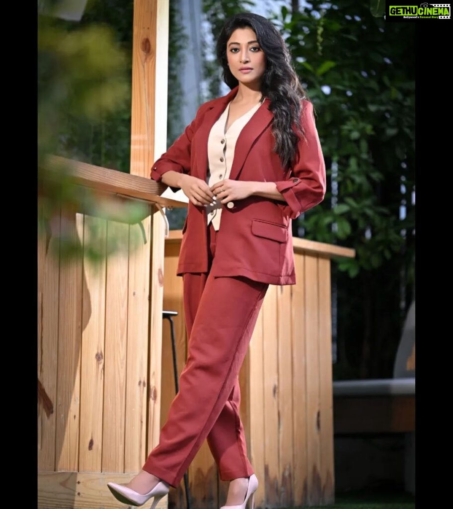 Paoli Dam Instagram - Formal vibes with a touch of sass. Makeup & Hair by @aniruddhachakladar Styling by @neelsaha_styled_by_blue Outfit by @veromodaindia Photographed by @somnath_roy_photography Location - @thepark_kol @sanandamagazine @sarkar_roy_moumita @i_payel @itzmadhurima ❤ . . . . #photoshoot #photographs #slay #attitude #fashion #portraits #photography #instapost #potd #instafit #instasnaps #outfitoftheday #instagram #paolidam #paolidamofficial