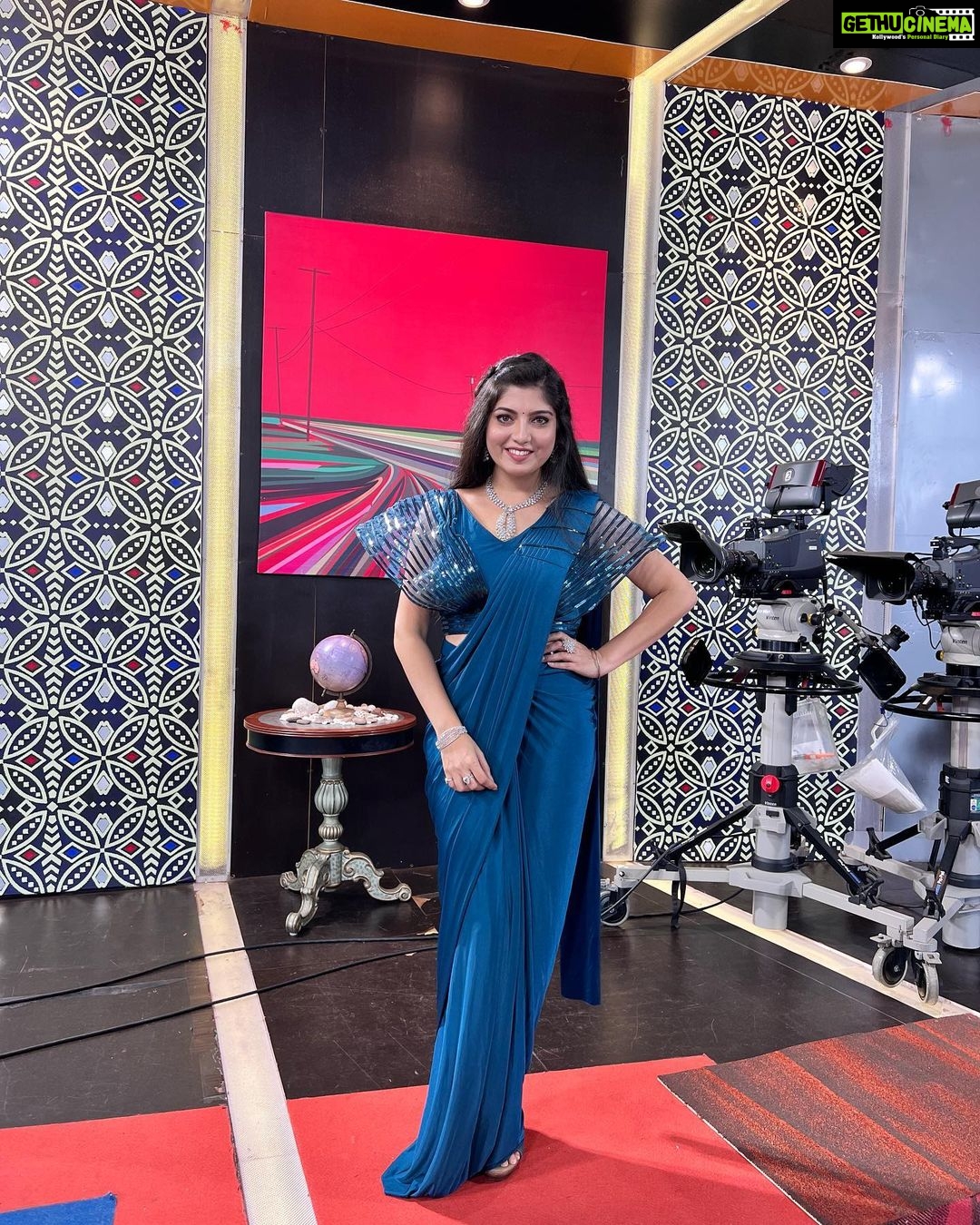 Papri Ghosh Instagram - Pandavar Illam crossed 1000 episodes todayπ Thank you all the viewers for your continuous support π we hope to continue to entertain you all like this ππ #pandavarillam #suntv #serial #1000episodes #celebration #thankyou #viewers #kayal