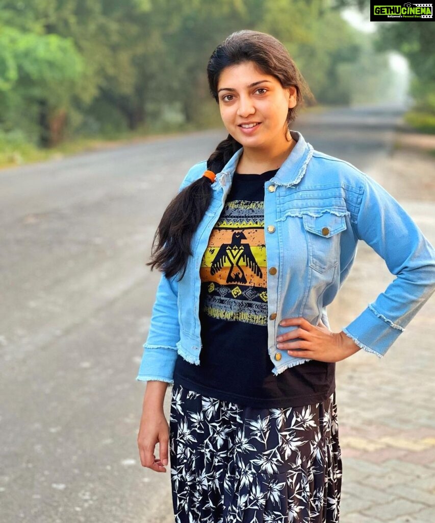 Papri Ghosh Instagram - Good morning 🌞 #goodmorning #roadtrip #nature #earlymorning #tamilnadu #casual #nomakeup #actress #explorewithnareshandpapri