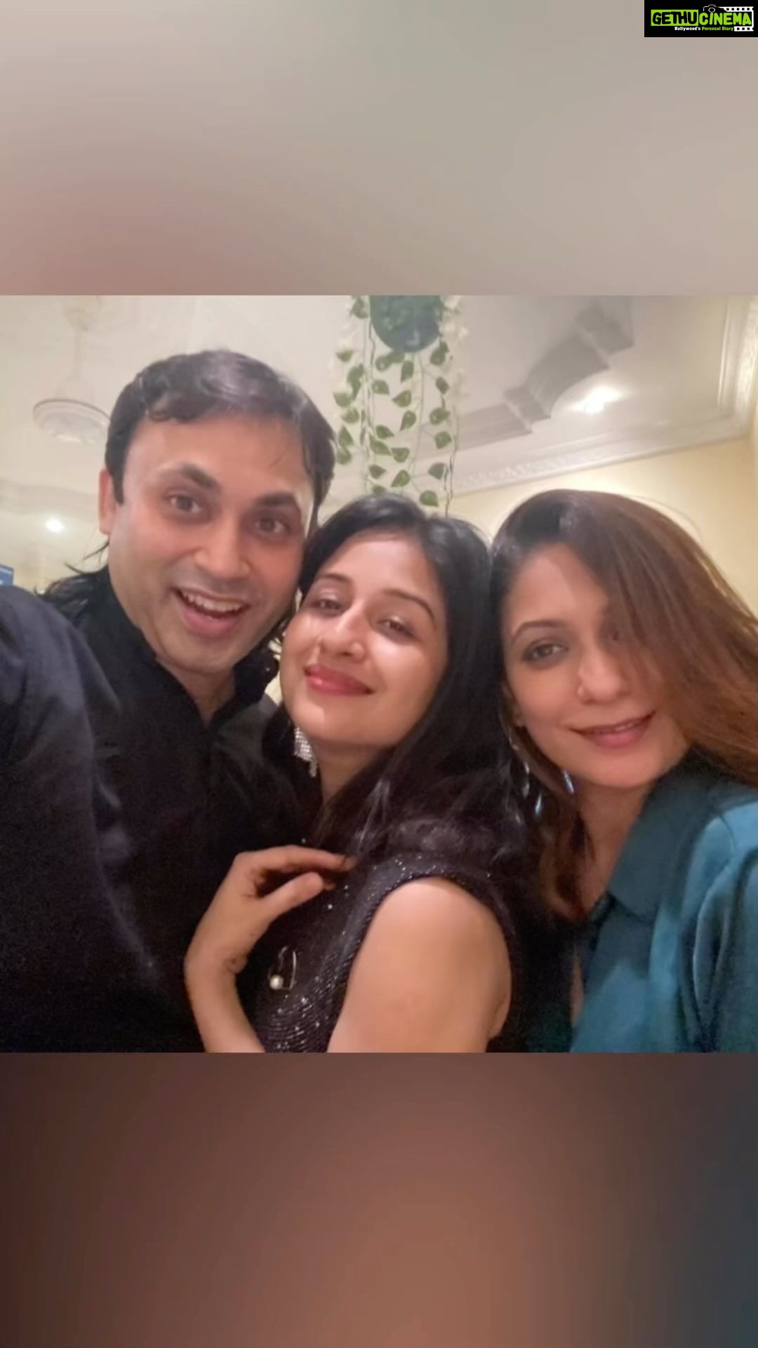 Paridhi Sharma Instagram - Happy birthday to me 🤓❤️ Celebrating with my best people @tanmaisaksena @swapnils1402