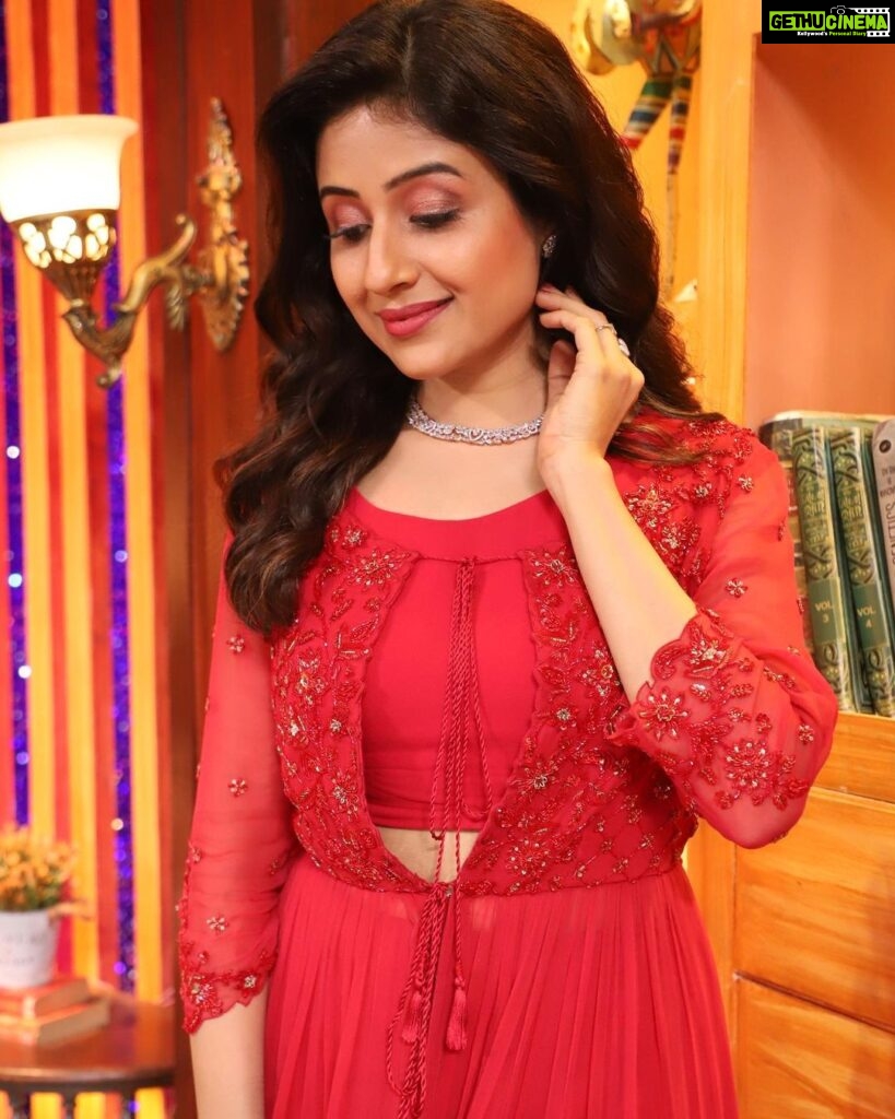 Paridhi Sharma Instagram - It is truth that liberates, not your effort to be free❤️ #quotes #krishnamurti #truth #profoundthought #red #newlook