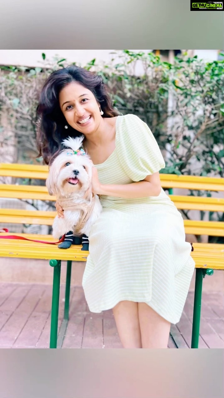 Paridhi Sharma Instagram - Cuteness overloaded❤️😀 #cutepuppy #love #bonding #happiness