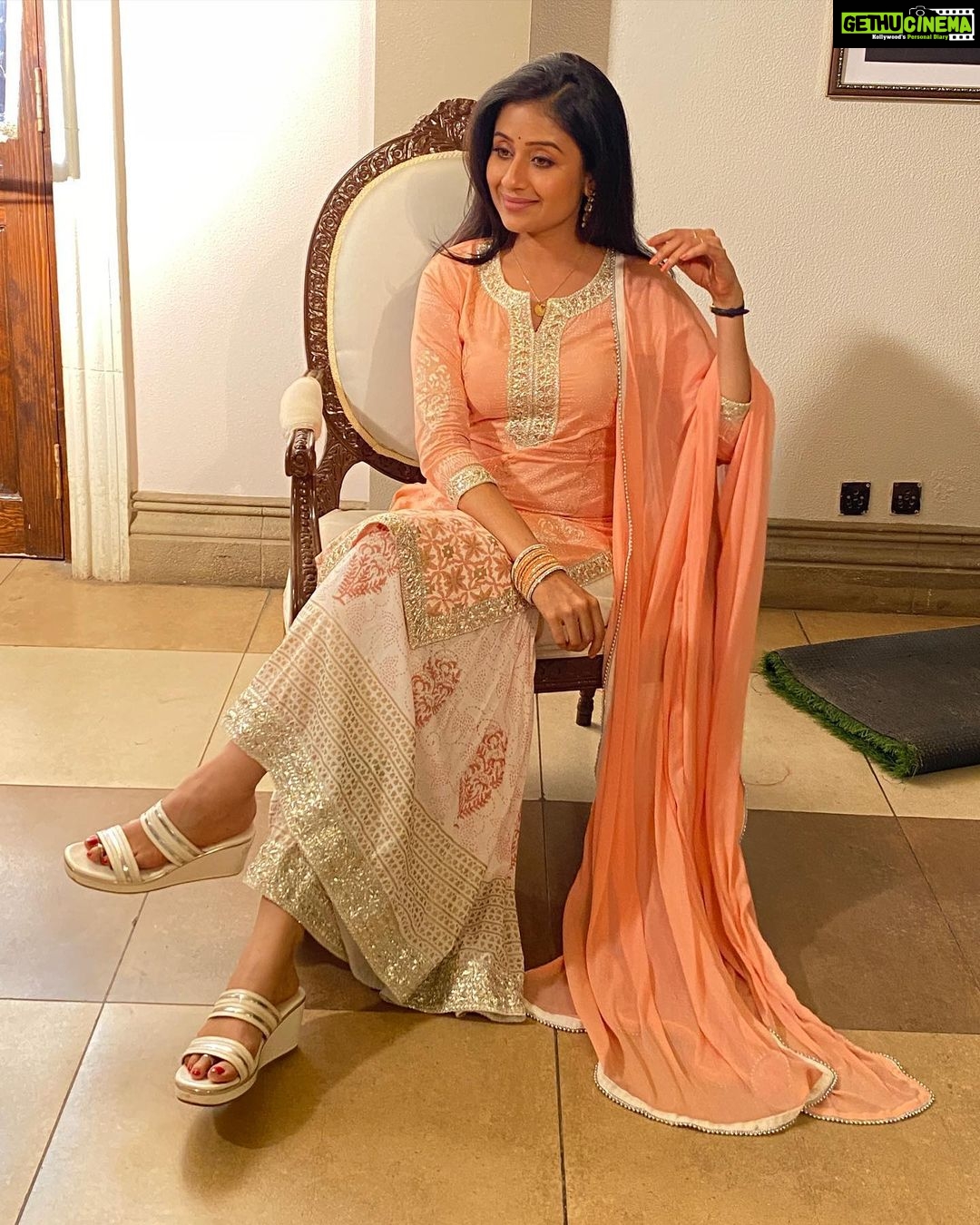 Paridhi Sharma Instagram - It is pointless trying to know where the way leads. Think only about your first step, the rest will come.. #firststep #justtakeit #posing #actress