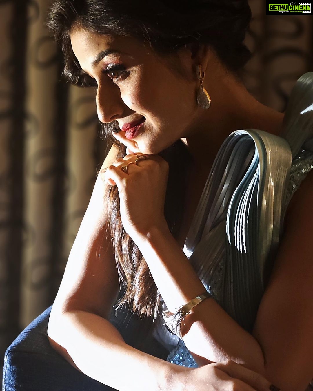 Paridhi Sharma Instagram - Treat her like you never want to lose her... #selflove #intheshadows #darkandlight #dreamy