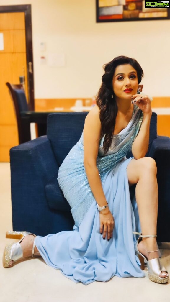 Paridhi Sharma Instagram - Aaja Saawariya Event by: @mallika_e_awadh Styled by @stylebyriyajn Outfit by @kmbykavita PR by @devampandeyofficial #blue #style #posing #differentme #exploring #instapics #actress #elegance #viral #trending