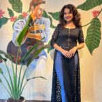 Paridhi Sharma Instagram - We think too much and feel too little.. #charliechaplin #letsfeelmore #thought #mindful #black #posing #simple #smile#actress