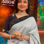 Paridhi Sharma Instagram – You wanna fly, you got to give up the shit that weighs you down…
#sari #newlook #thoughts #sikho #educationbasedshow #mindful #freedom #liberation #beyou