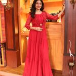 Paridhi Sharma Instagram - It is truth that liberates, not your effort to be free❤️ #quotes #krishnamurti #truth #profoundthought #red #newlook