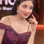 Paridhi Sharma Instagram - Everywhere you go, take a smile with you.. #smile #newlook #actress #paridhisharma Styled by - @stylebyriyajn Assisted by- @salonitandel_ Outfit- @riyazreshmagangjilibas @riyazgangjilibas @reshmariyazgangjilibas Jewellery- @shillpapuriidesignerjewellery & @shagnaofficial × @mediatribein Coordinated by- @sixsigmanetworks
