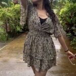 Paridhi Sharma Instagram - Zara zara❤️ #mood #rains #romantic #twirl #inthemusic #feelit #reelit #green