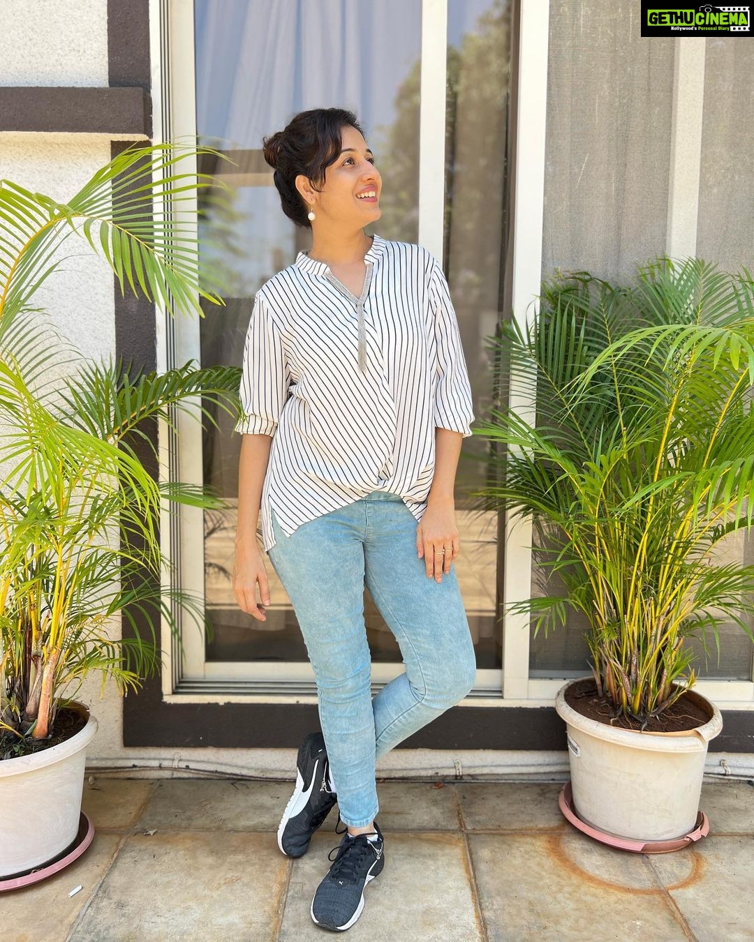 Paridhi Sharma Instagram - Freedom is not worth having if it does not include the freedom to make mistakes. Mahatma Ghandi #thoughtoftheday #freedom #freeyourself #wisdomthoughts #nature #mountains