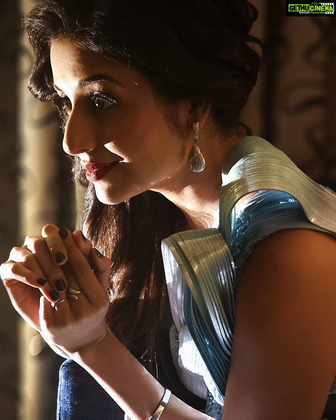 Paridhi Sharma Instagram - Treat her like you never want to lose her... #selflove #intheshadows #darkandlight #dreamy
