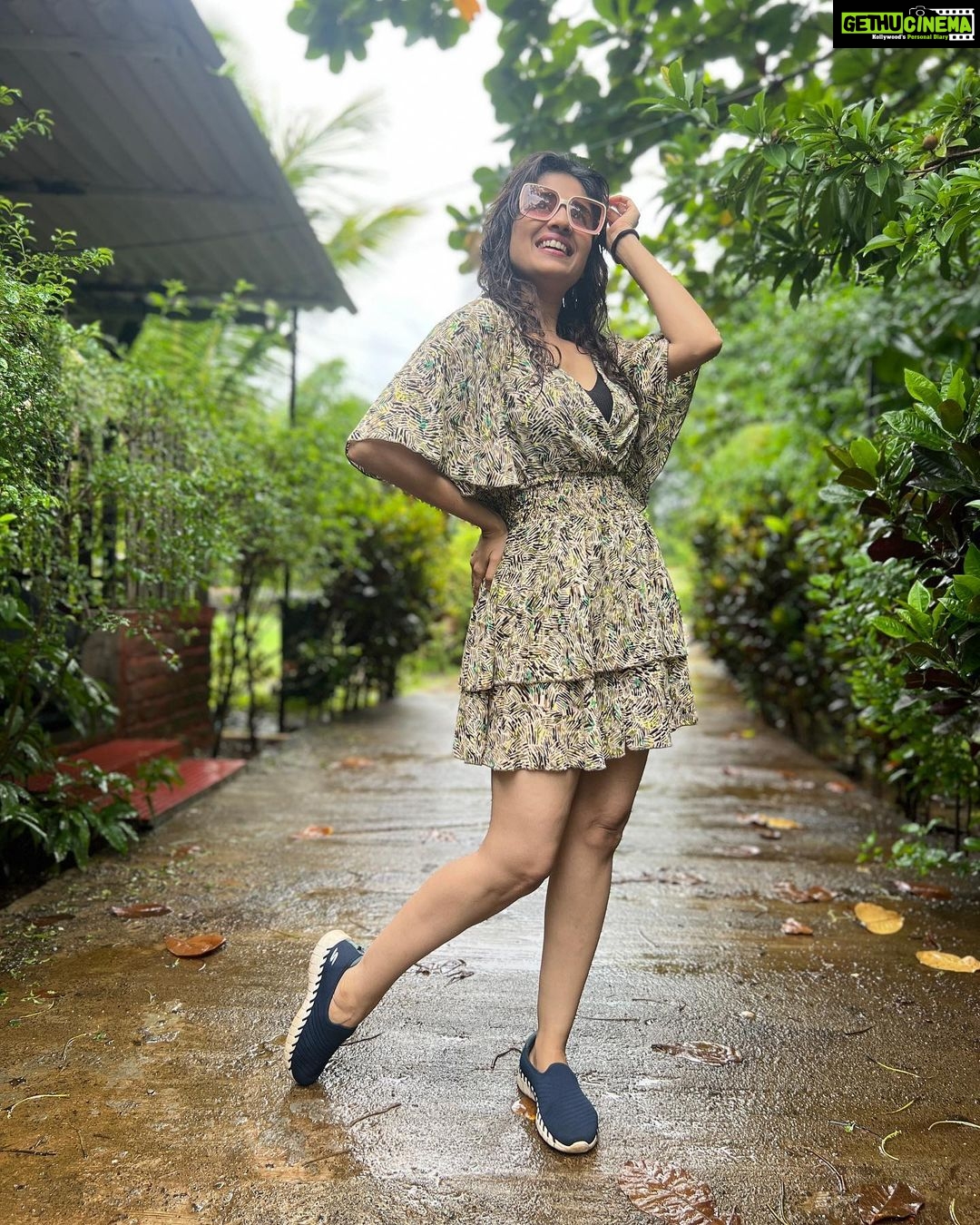 Paridhi Sharma Instagram - Darling,Don’t let anyone ever dull your sparkle... #green #selflove #nature #smile #pose #posing #actress