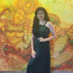 Paridhi Sharma Instagram - Everything you need is within you, the strength, courage and confidence to change your life. You just need to look within yourself and find it. #findyou #green #pose #thought #innerstrenght