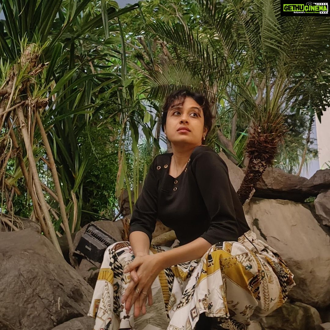 Paridhi Sharma Instagram - Not posing.. just freeing myself from set poses ❤️ #exploring #nature #actor #expressions