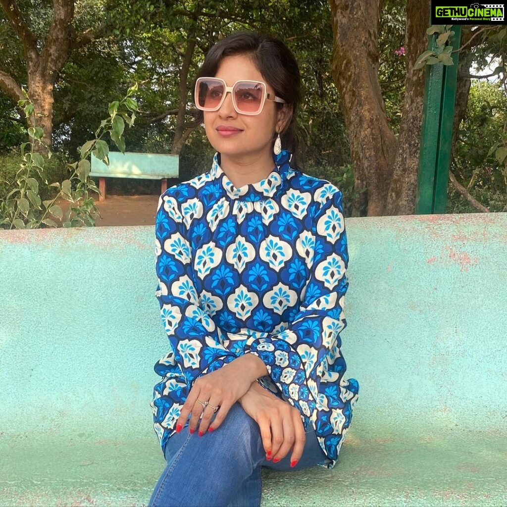 Paridhi Sharma Instagram - Think like a queen. A queen is not afraid to fail. Failure is another stepping stone to greatness. #wisdom #thoughts #queen #shades #blue #happygudipadwa